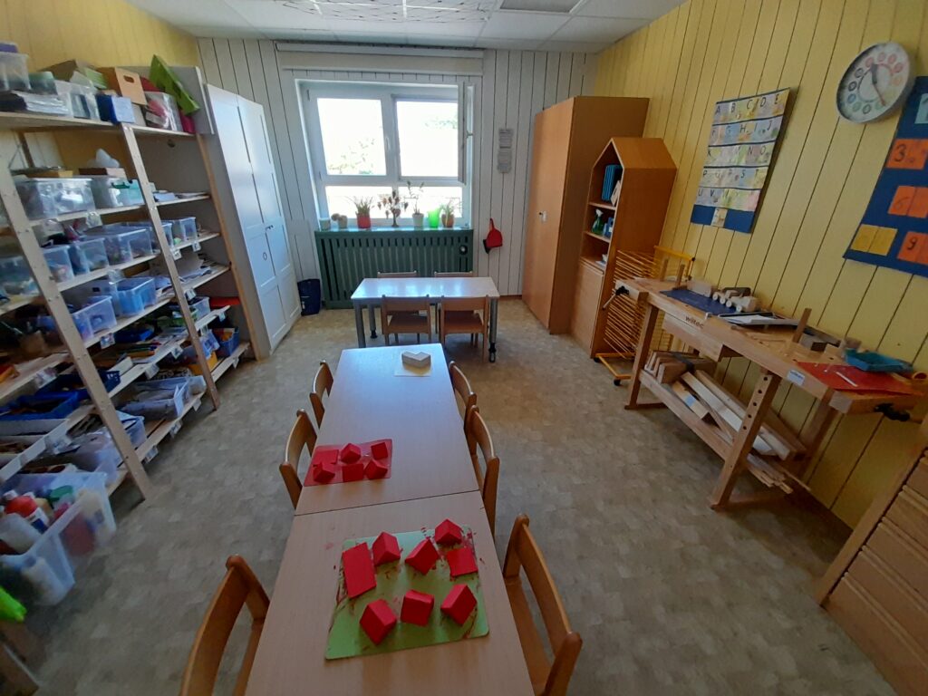 Kreativraum mit Werkbank